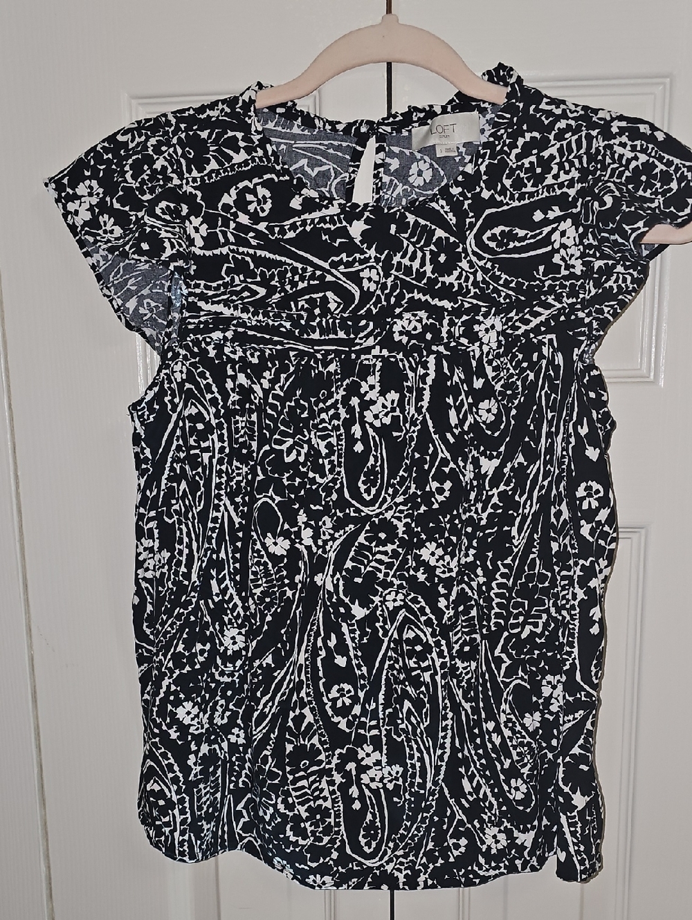 LOFT Black & White Paisley Cap-Sleeve Top